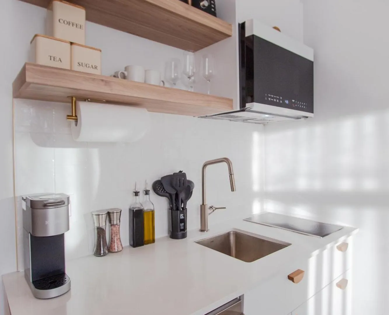 Studio #16 - Self Check-In - Plateau - St-Denis Montreal Apartment