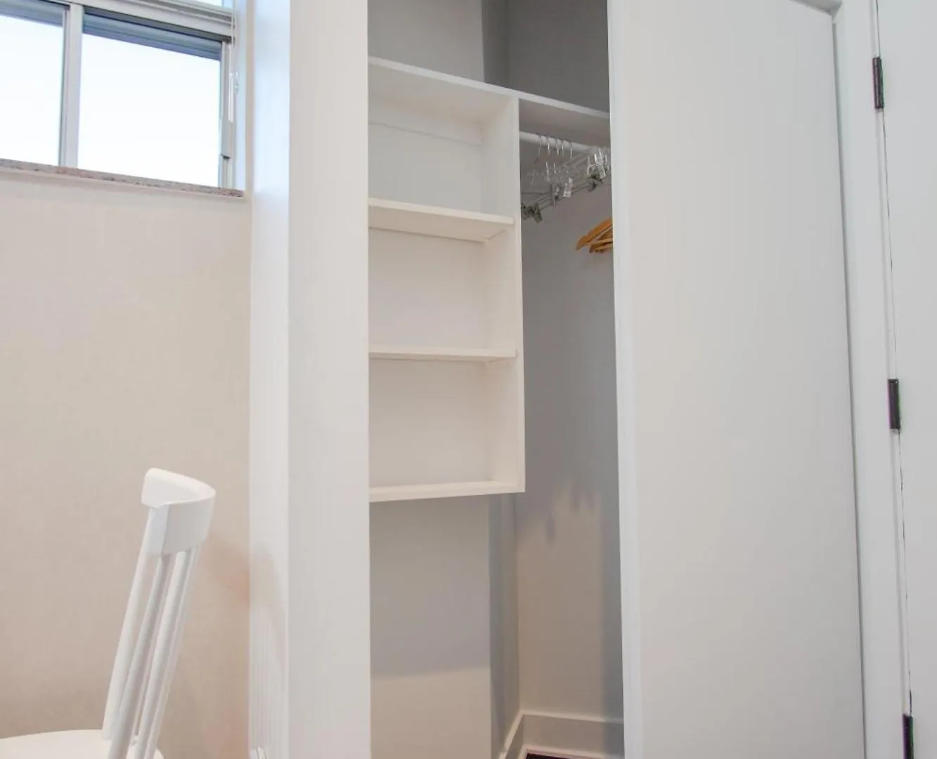 Apartment Studio #16 - Self Check-In - Plateau - St-Denis Montreal